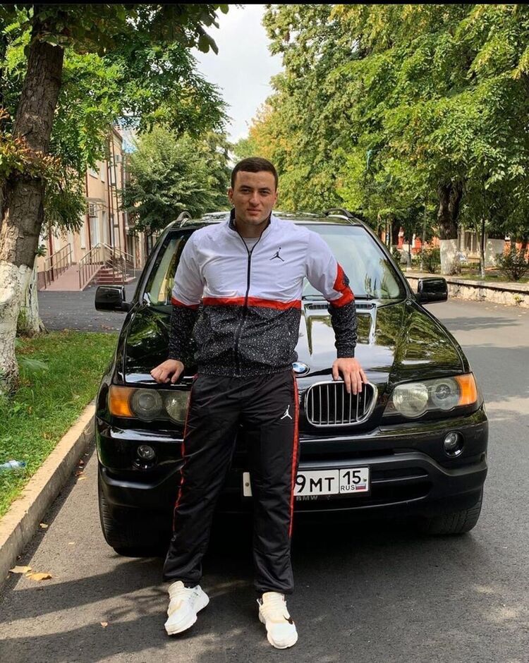 ���� 21033853 ������� ����, 32 ����, ���� ���������� � ������������