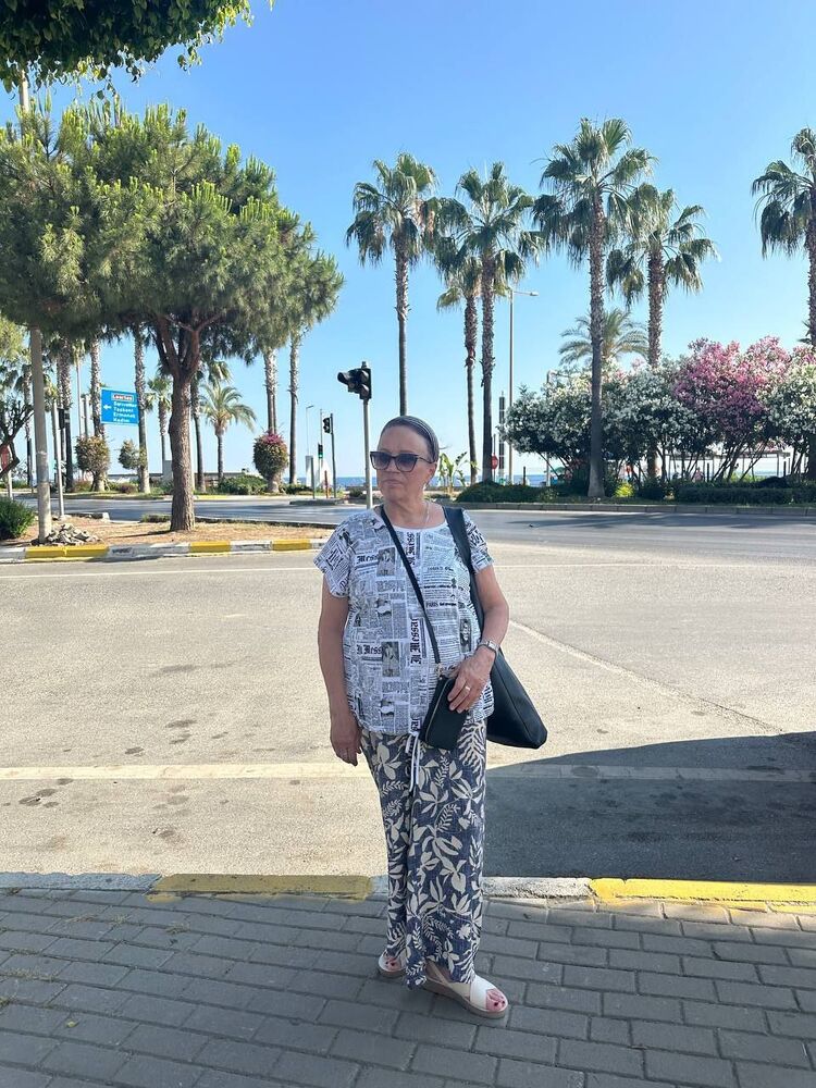  54588753  Lubov, 70 ,    