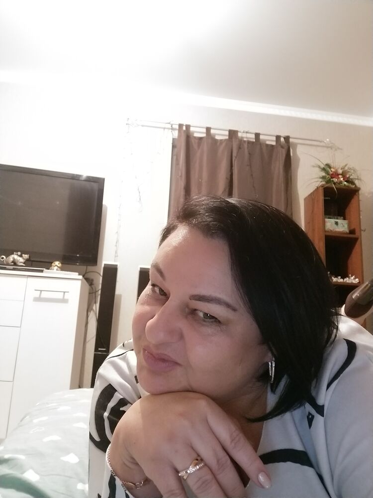  41667653  Tanusa, 56 ,    