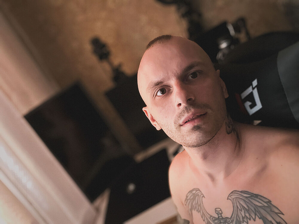  ,   Aliaksandr, 32 ,   ,   , c , 