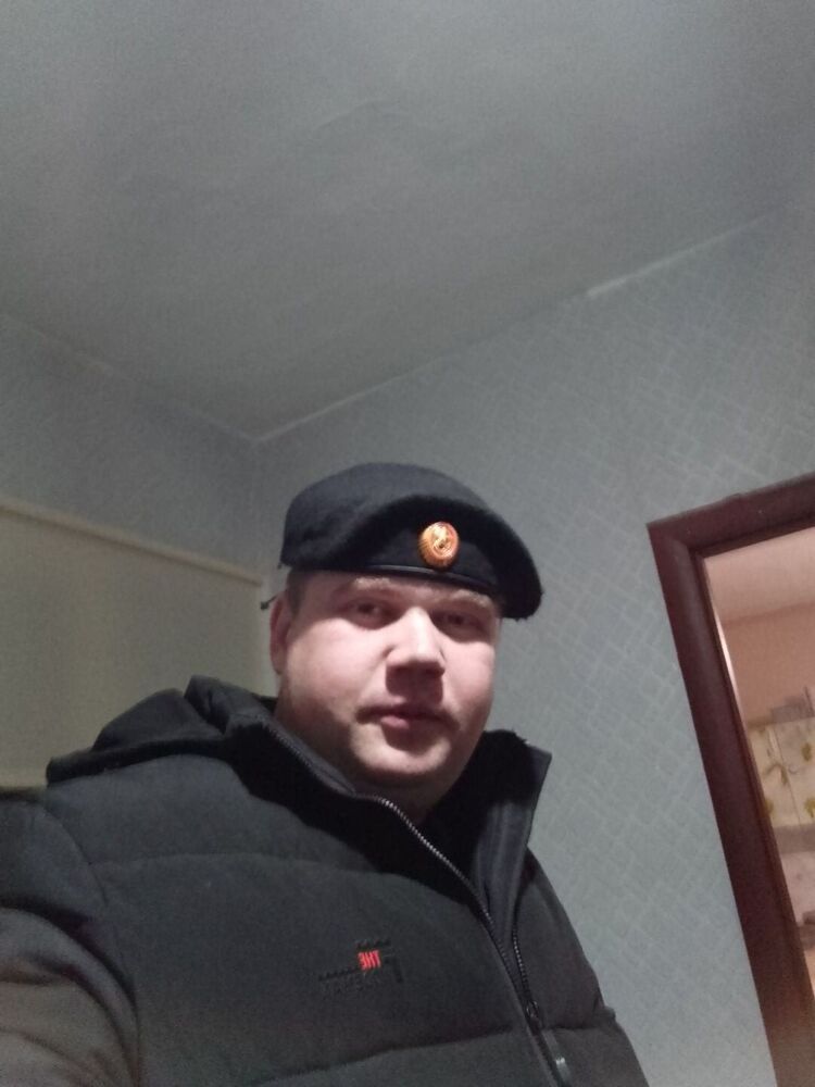  ,   Alexander, 24 ,   ,   