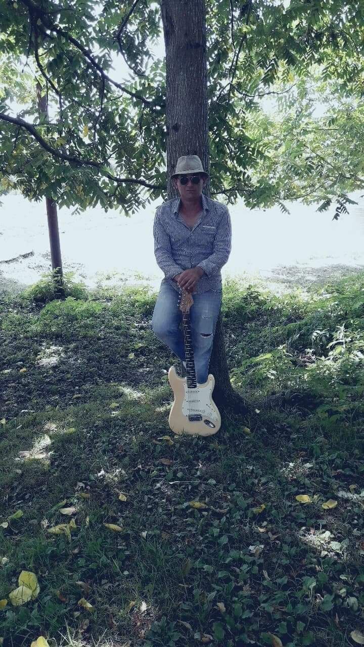  38811203  , 49 ,    