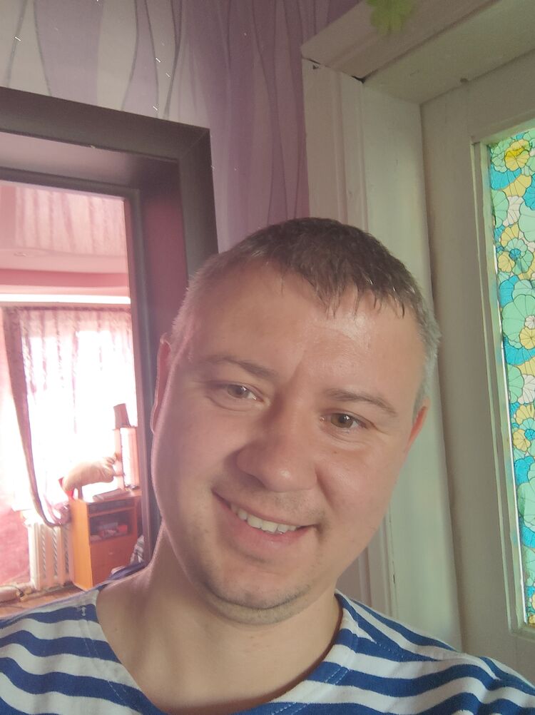  40114423  Anton, 35 ,    