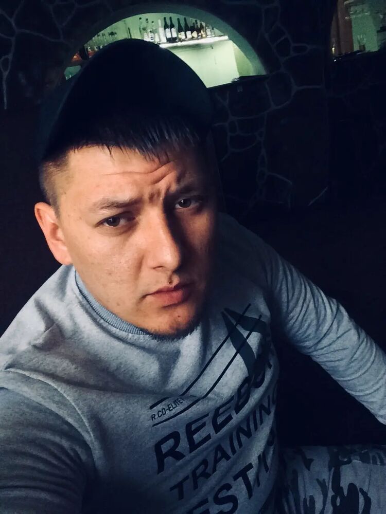  ,   Alexander, 32 ,   ,   , c , 