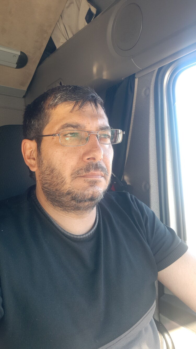  30968933  Xaliq, 46 ,    -