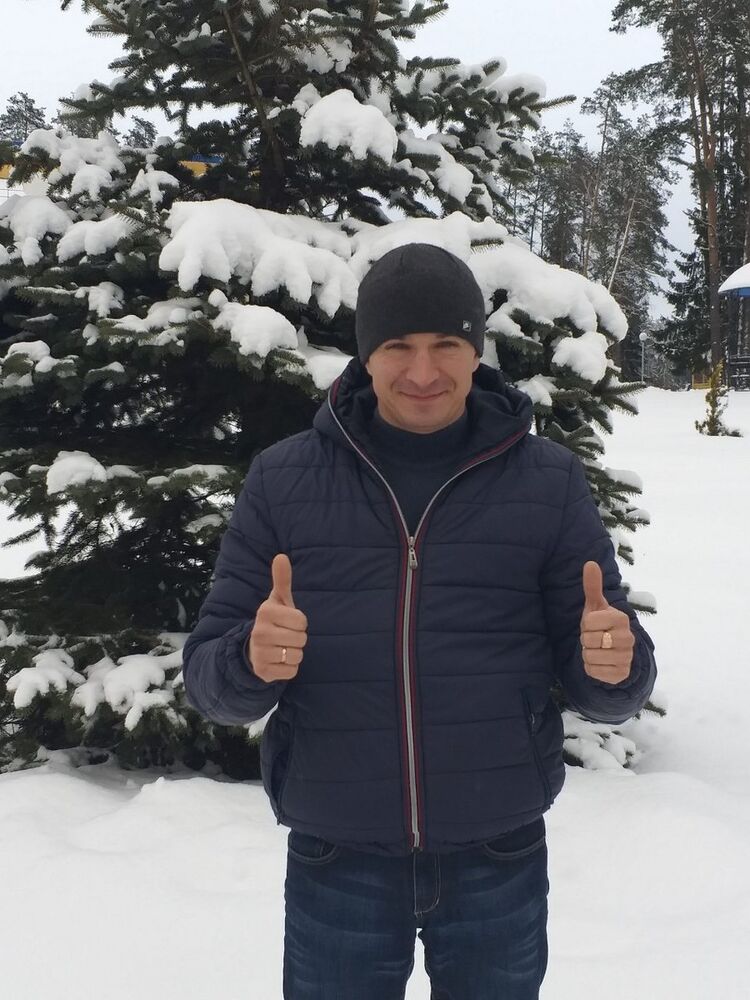  ,   Max, 43 ,  