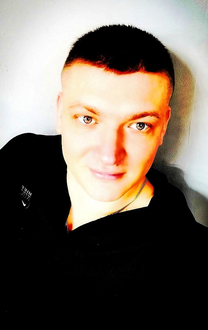  48319213  Alexander, 33 ,    