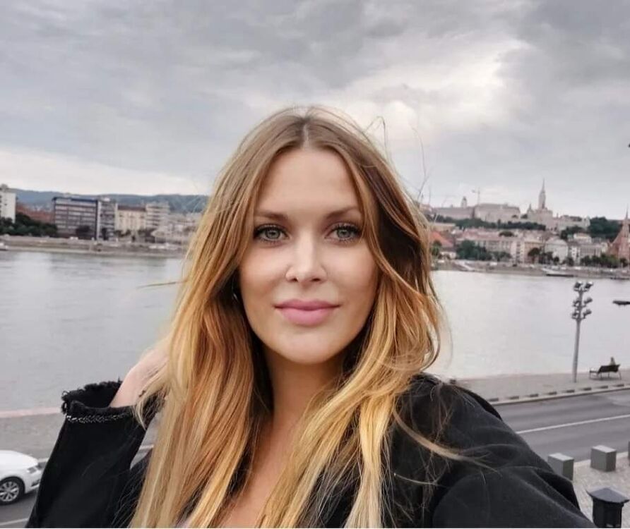  ,   Yuliya, 40 ,   ,   