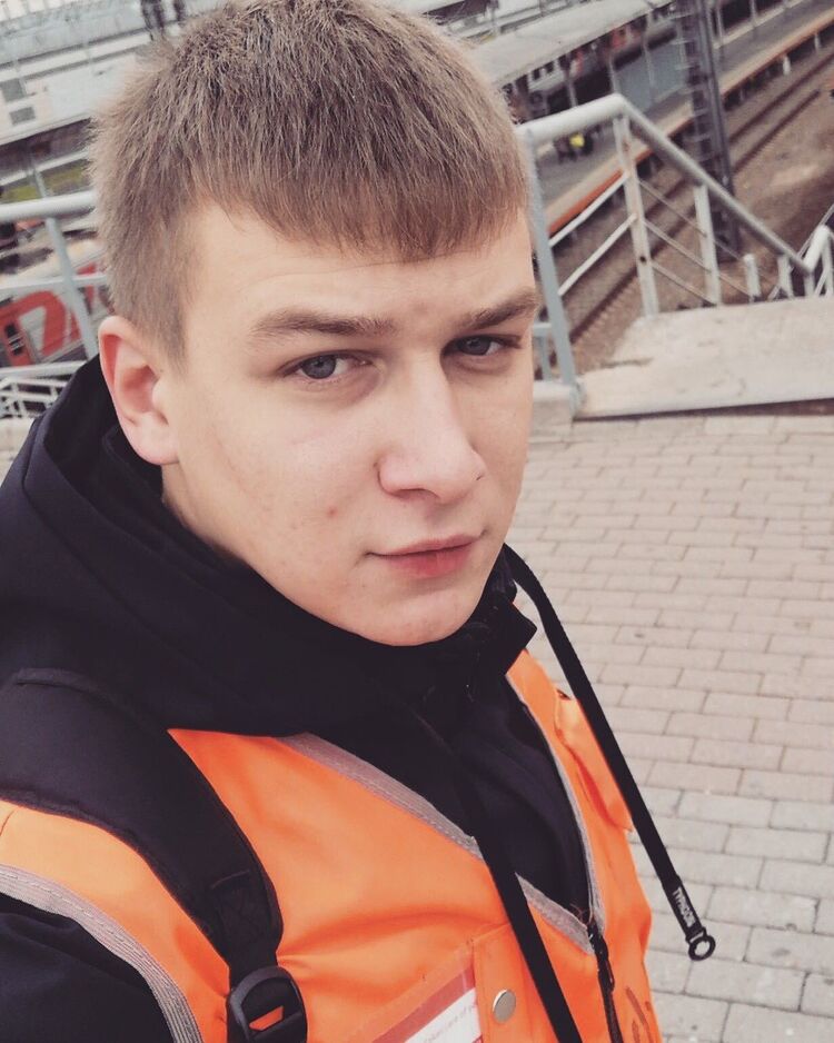  33094363  , 28 ,    