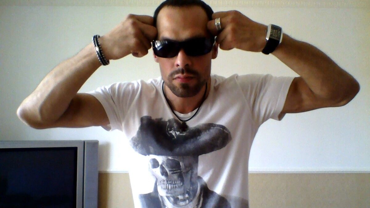 4078423  Cezar, 49 ,    