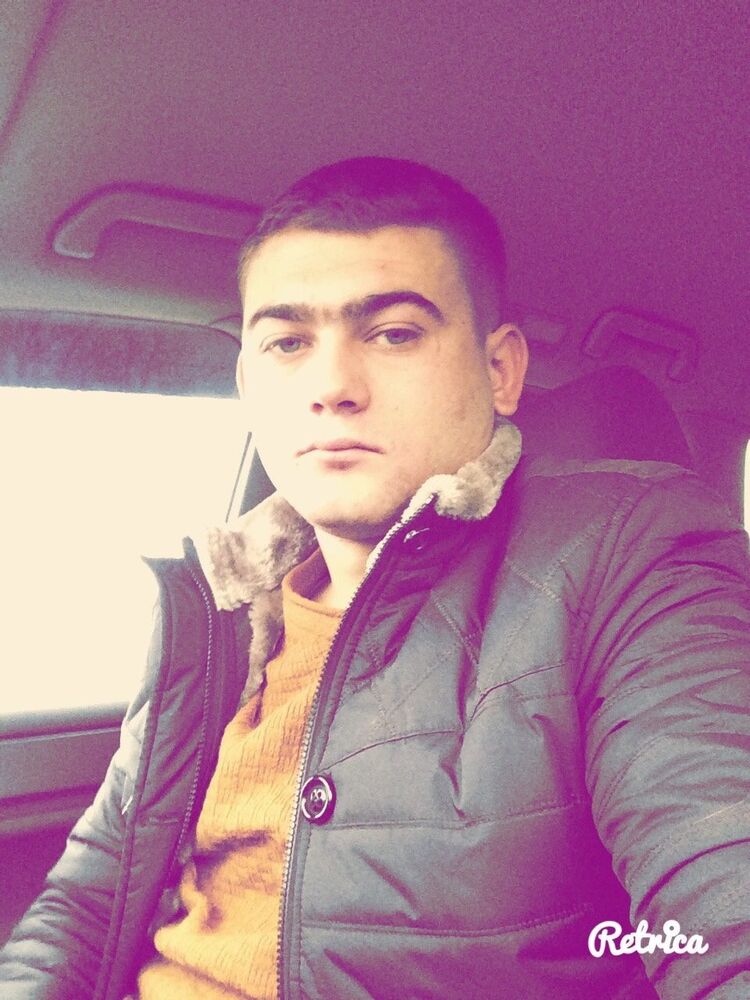  48217703  Iurii, 30 ,    