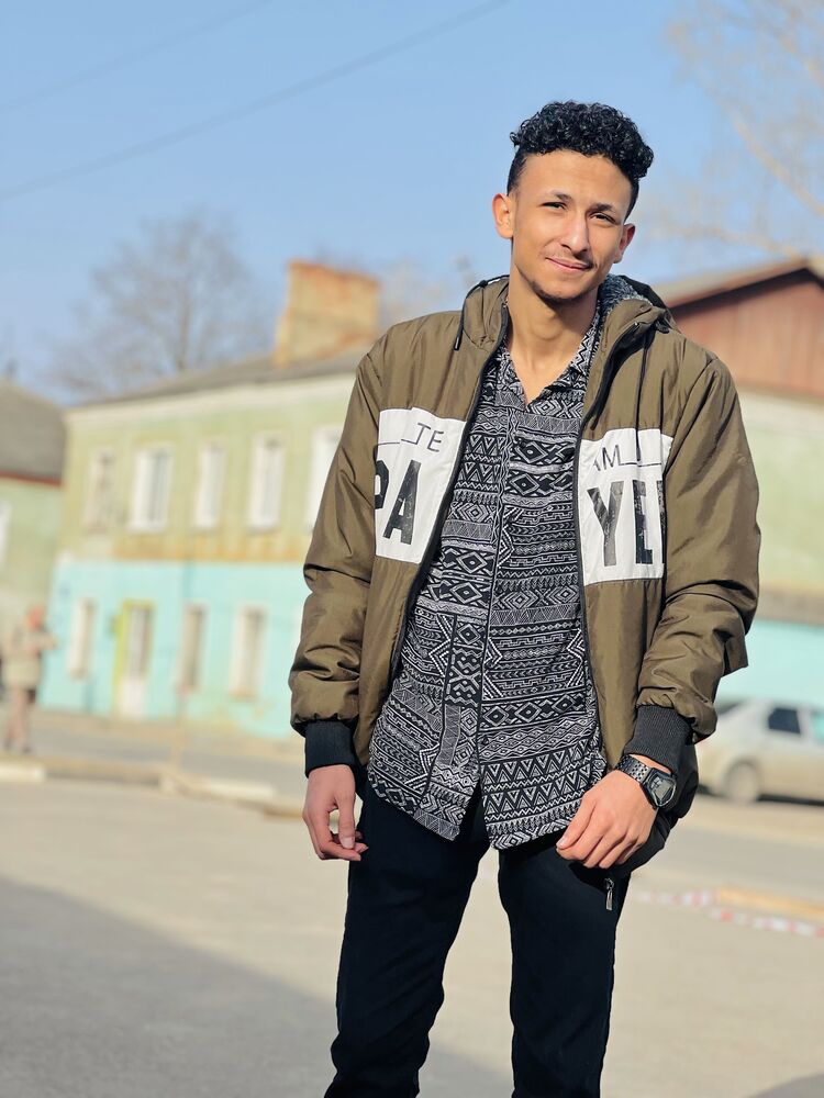  42495673  Alsaed, 25 ,    