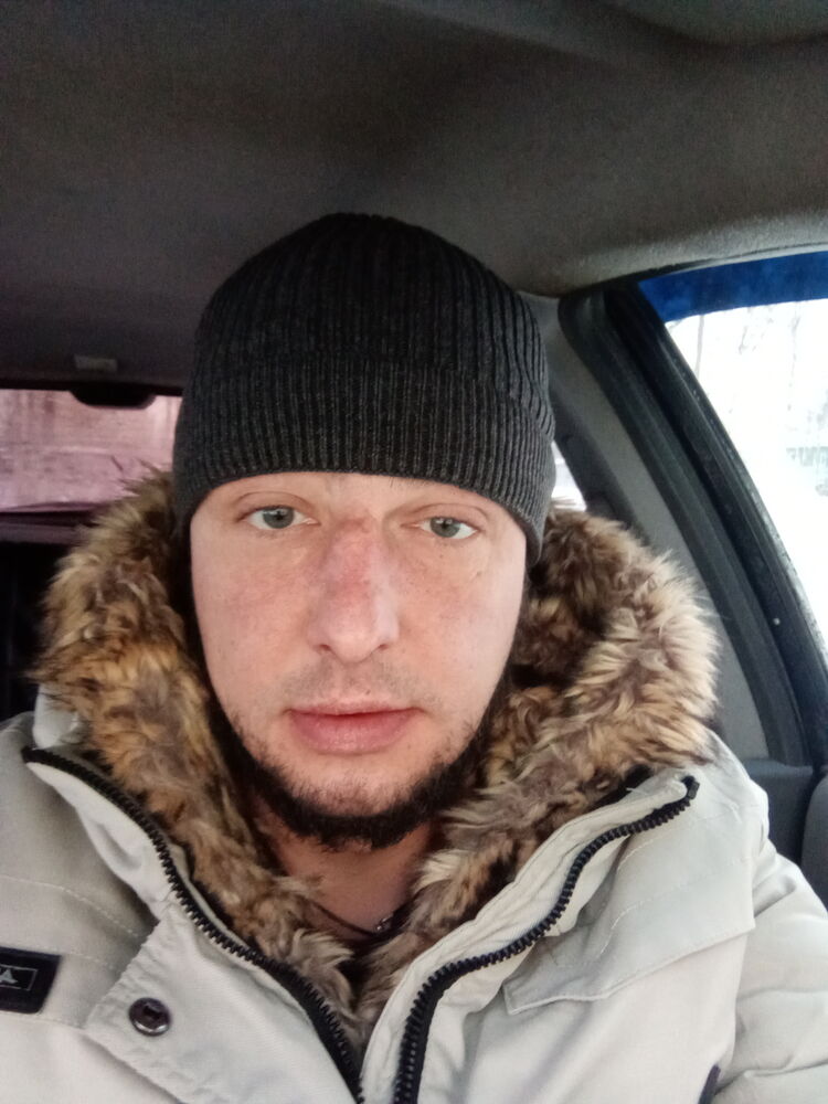  39661893  Grigory, 38 ,    