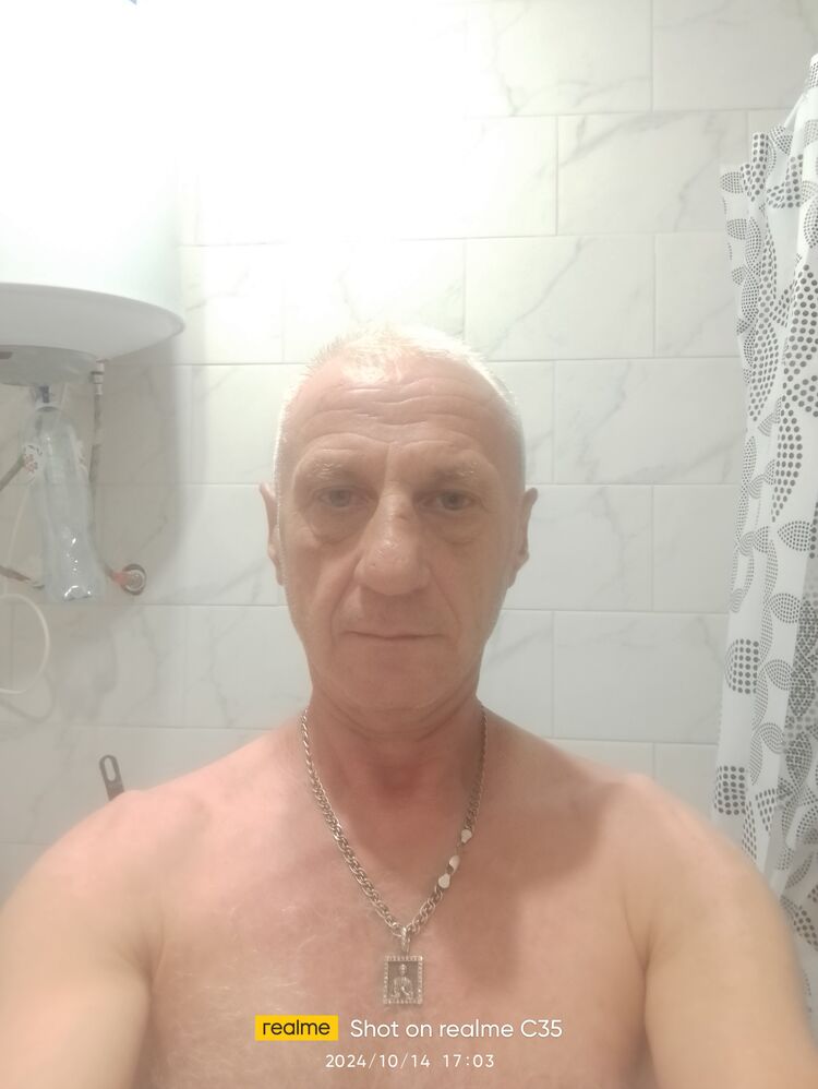  46877673  , 53 ,    