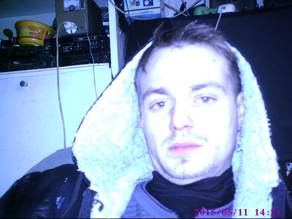  4204263  Yan, 37 ,    