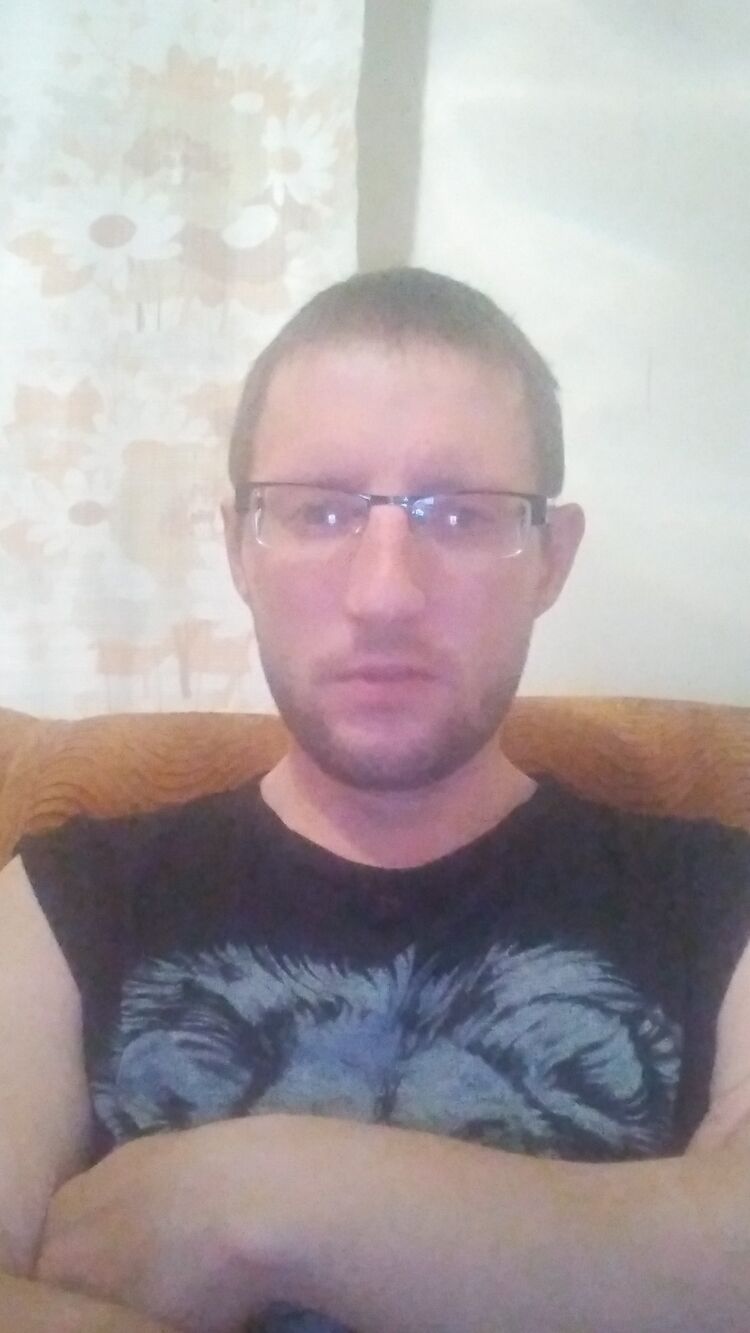  45477123  Viktor, 39 ,    