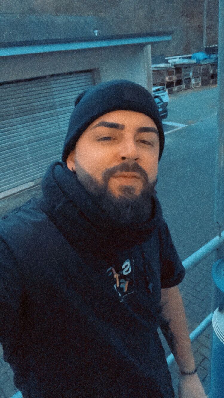  40564873  Alin, 28 ,    