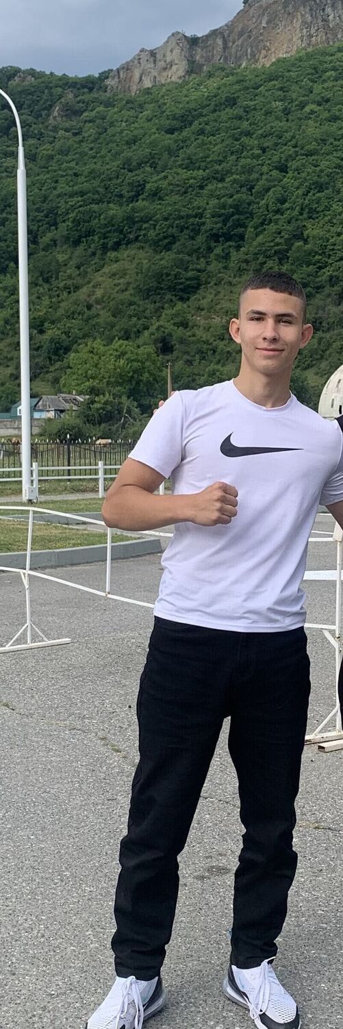  52990503  , 19 ,    --