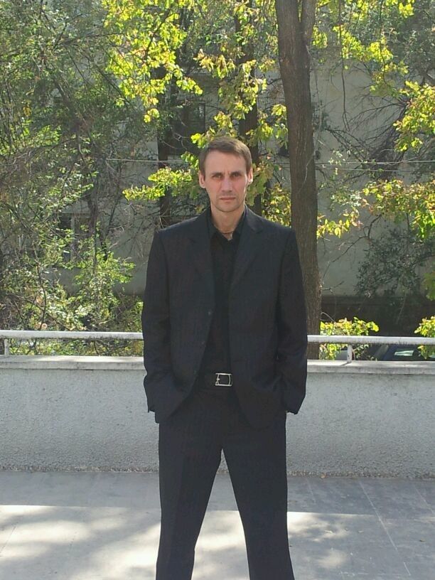  4399043  Sergei, 54 ,    