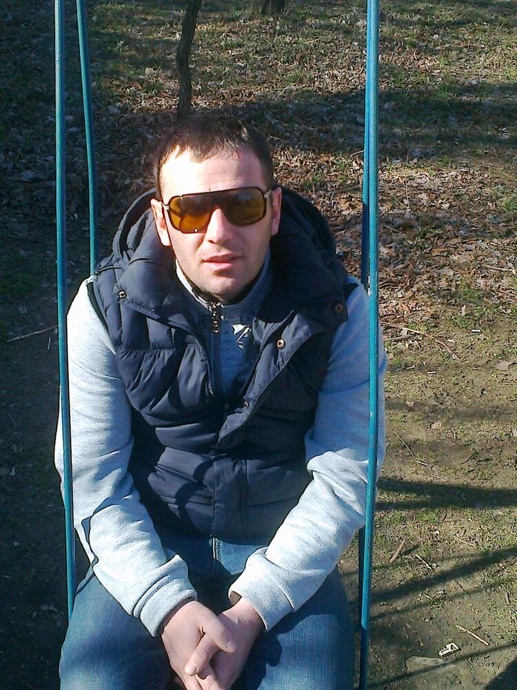  4364923  Dima, 41 ,    