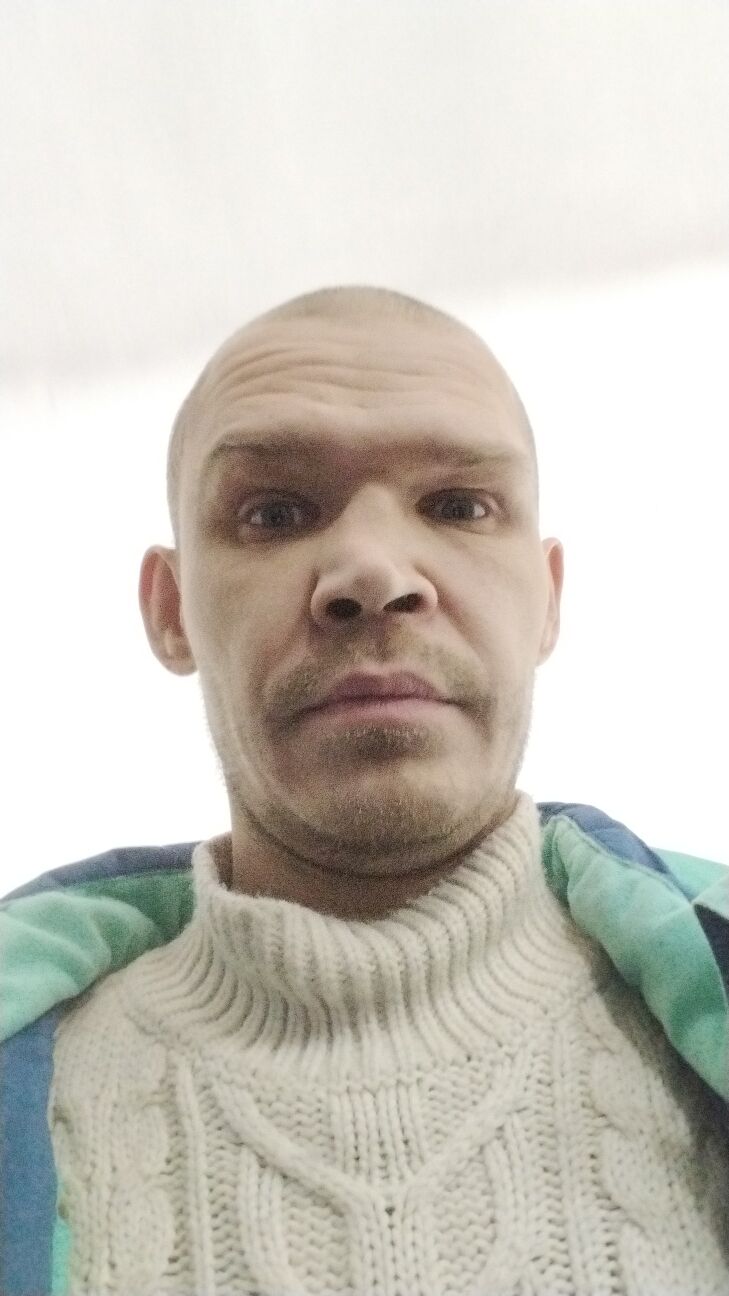  49232913  Viktor, 40 ,    -