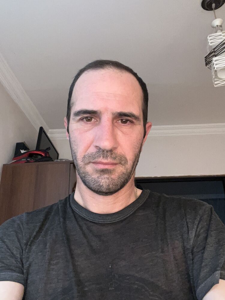  51353823  Ako, 40 ,    