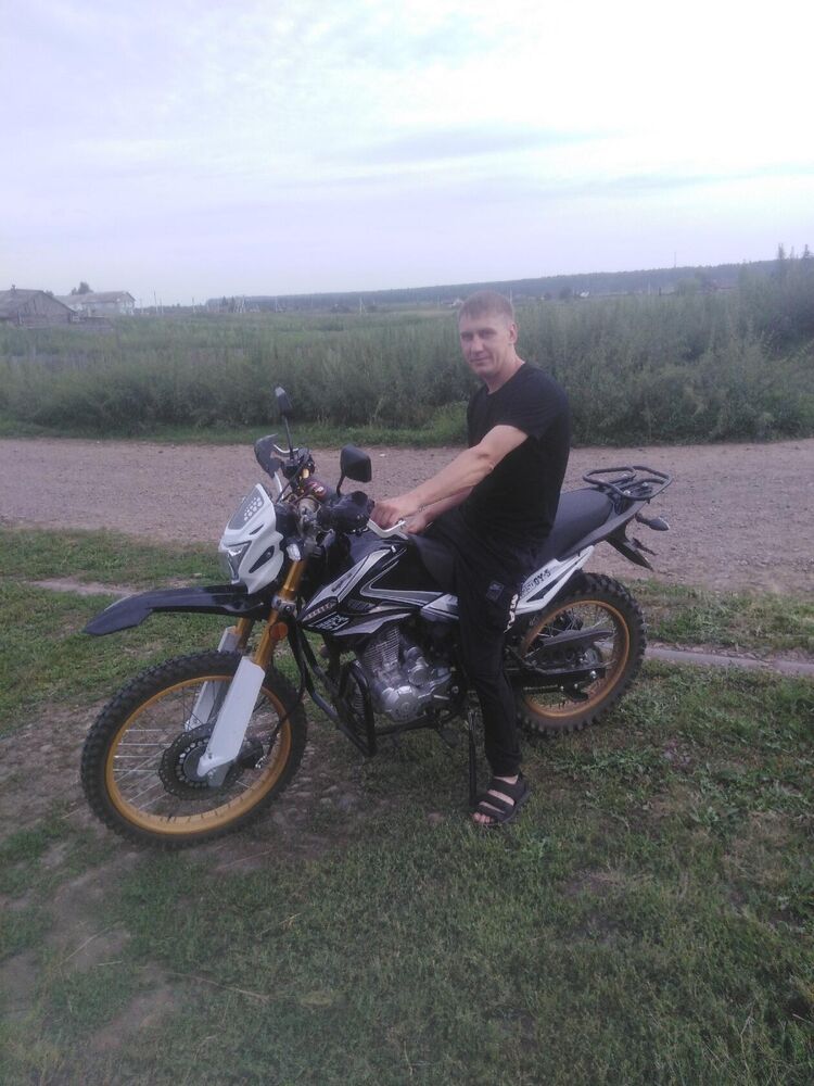  38249043  Vasily, 37 ,    