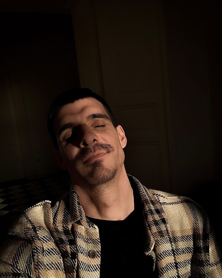  -,   , 30 ,     , c 