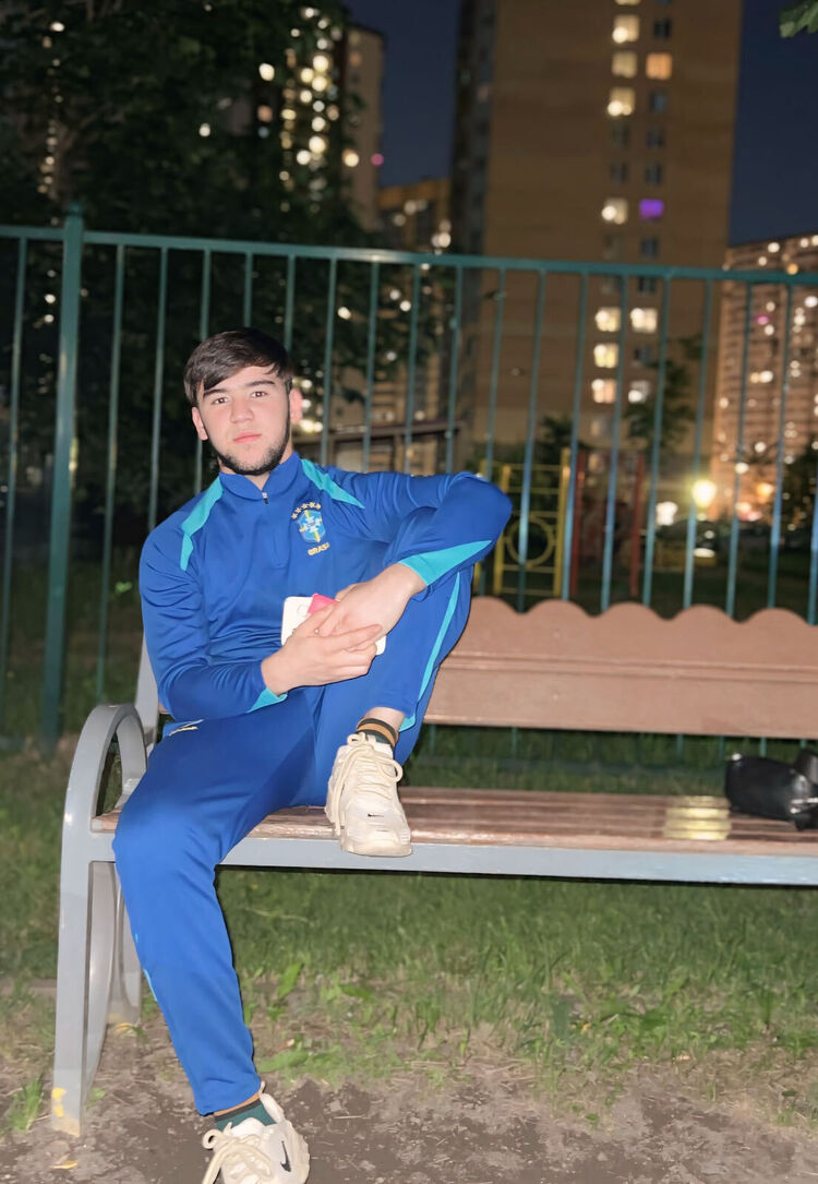  53039353  Fayzullaev, 20 ,    -