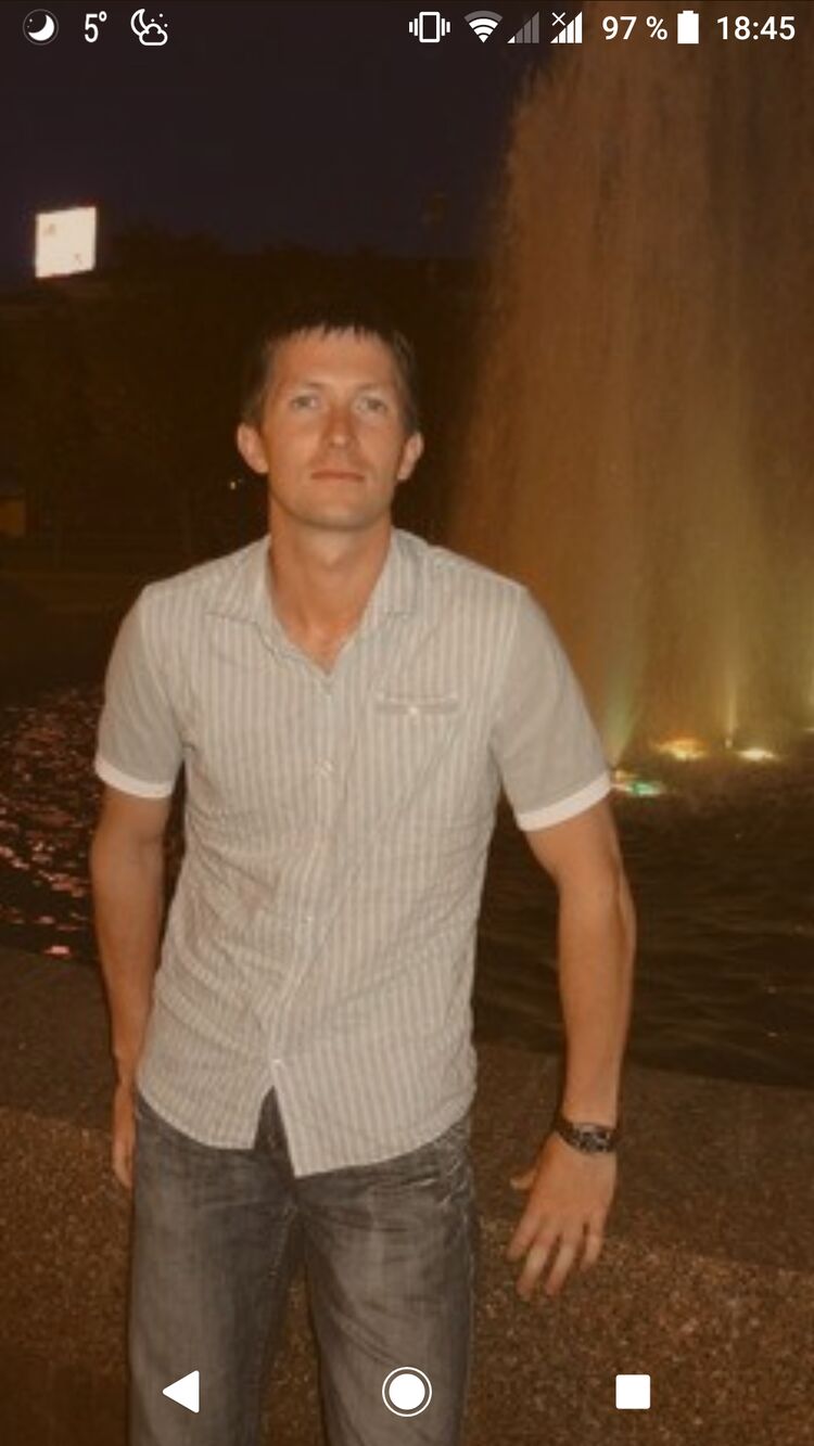  30722983  Petr, 46 ,    