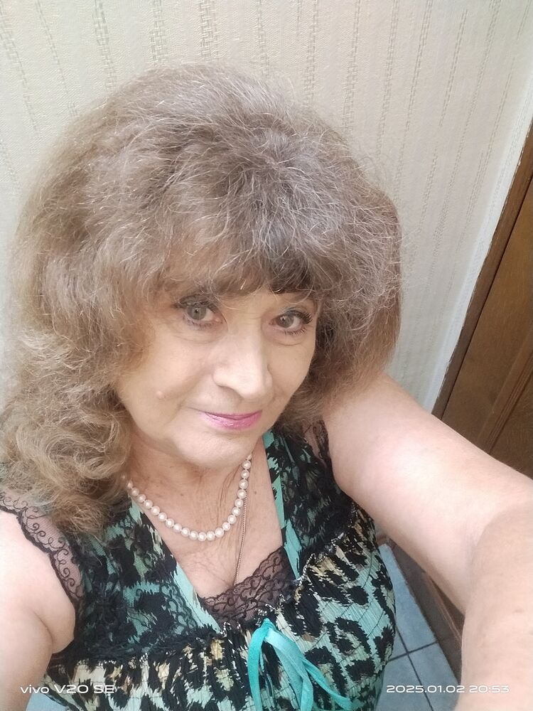  50125223  Ludmila, 62 ,    