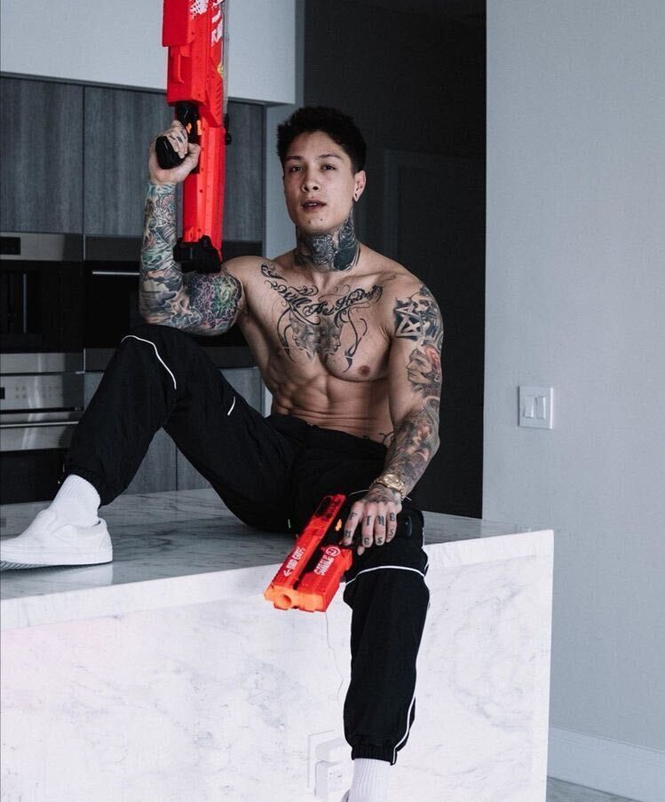  ,   KRIS, 26 ,   ,   