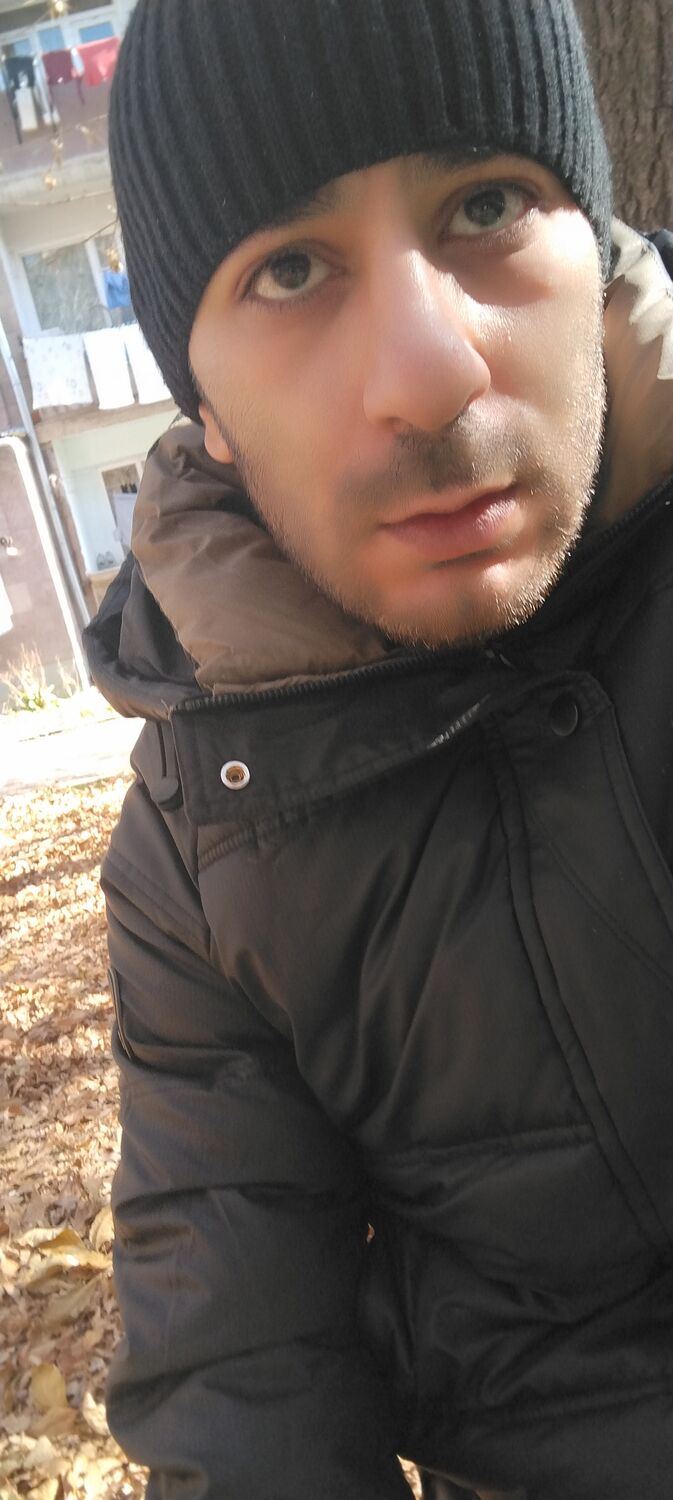  47688143  , 33 ,    