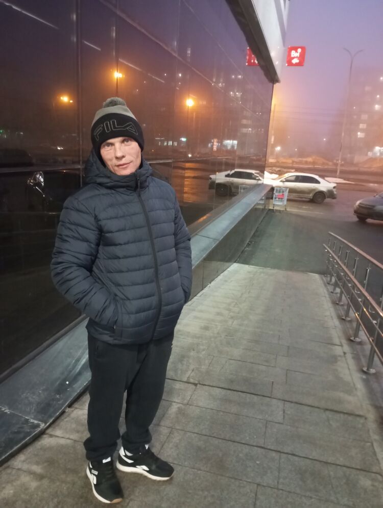  48226443  Aleksandr, 48 ,    