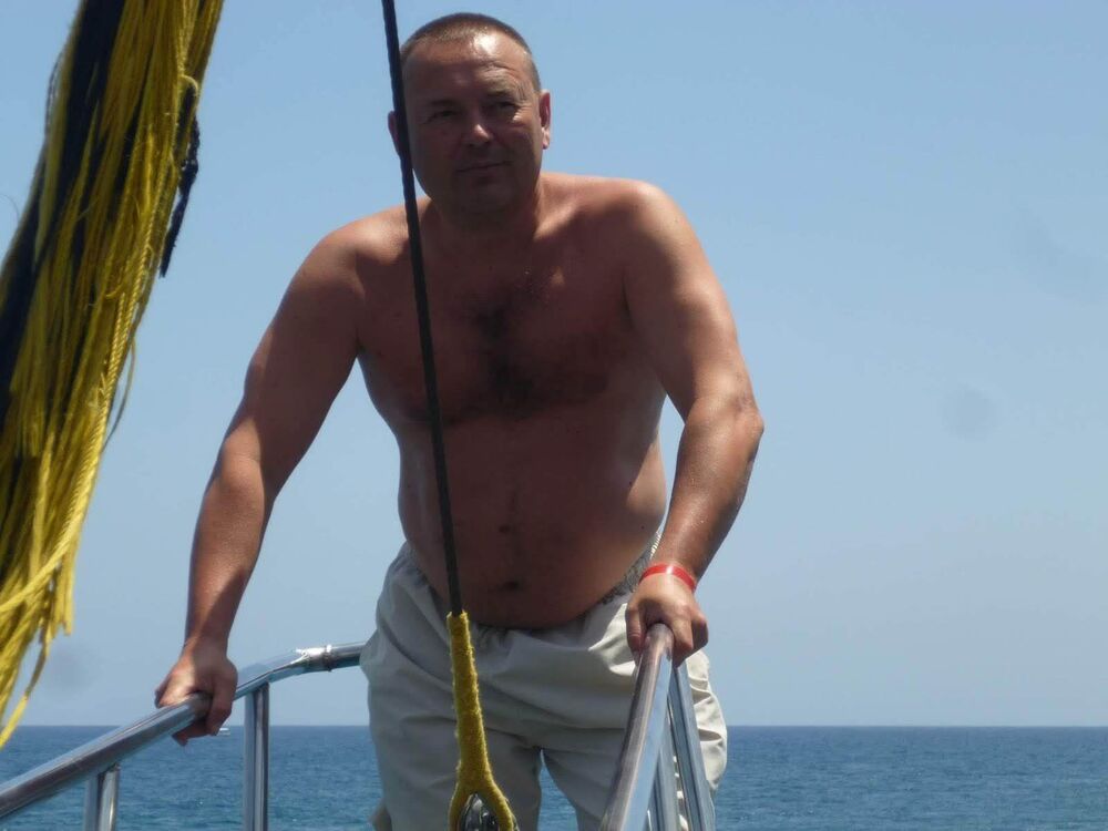  46981433  Andrey, 54 ,    