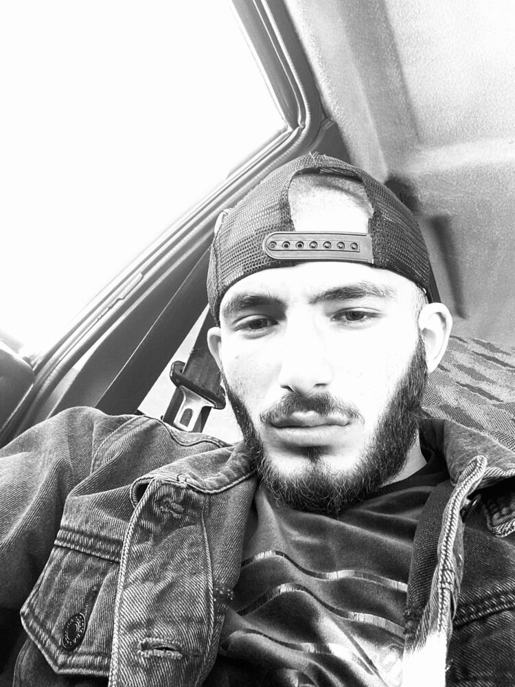  ,   Levon, 26 ,   ,   