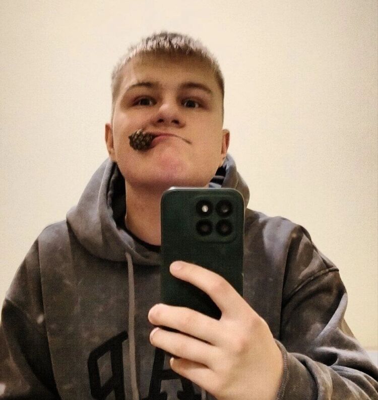  49885493  , 18 ,    -