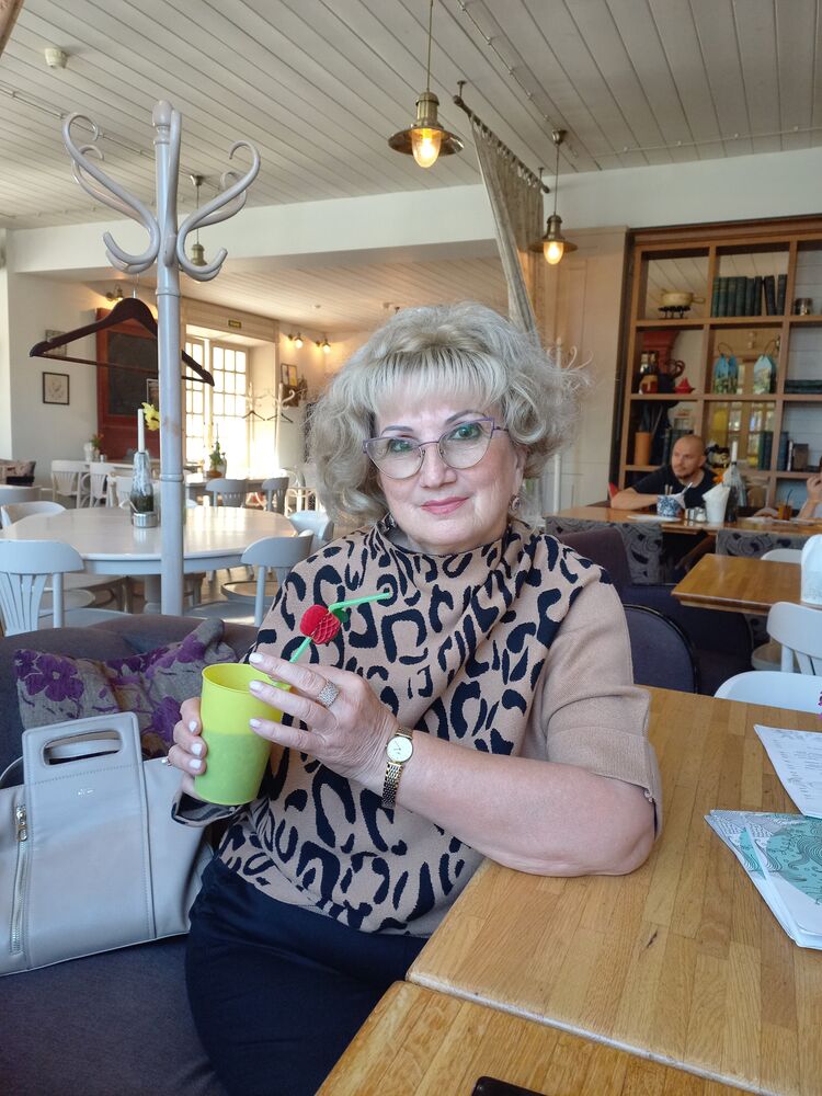  52642893  , 68 ,    -