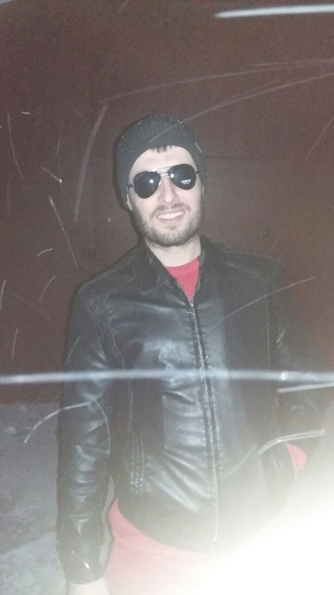  13793533  Artyom, 41 ,    