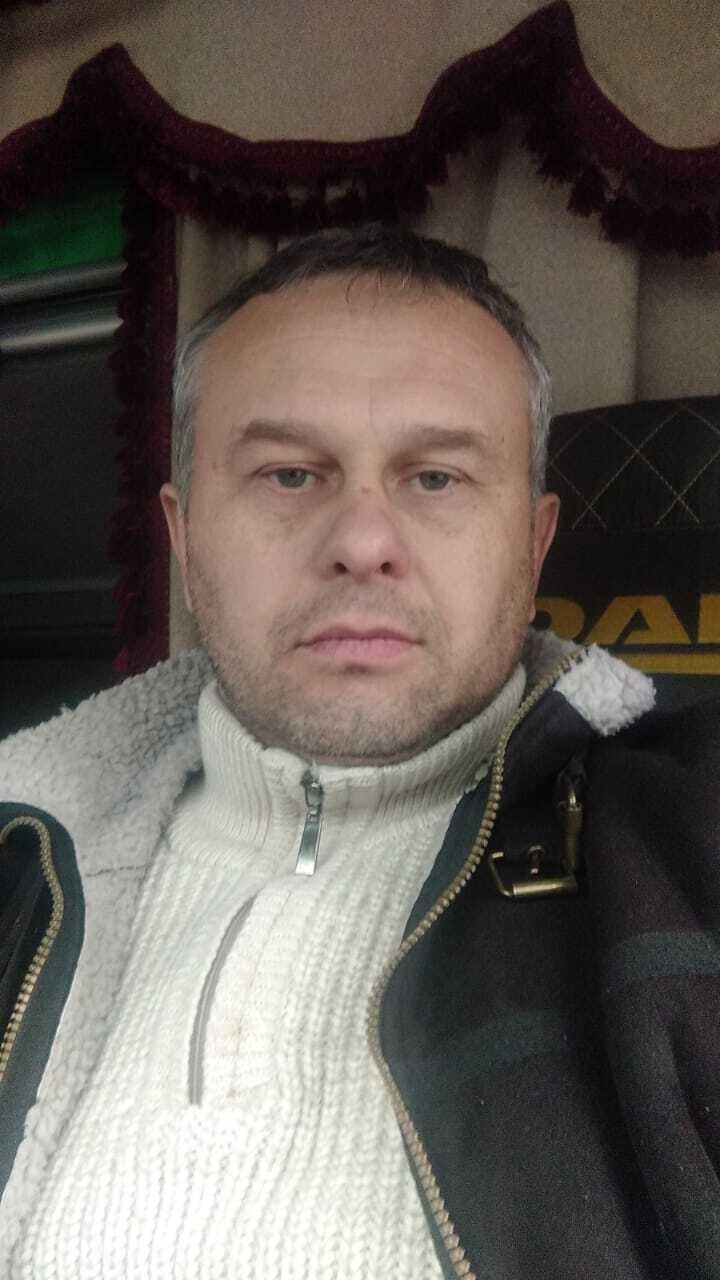  37251573  , 44 ,    