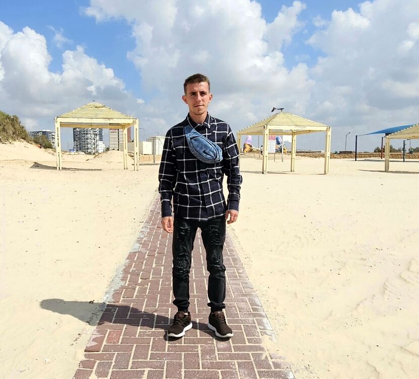  Azor,   , 27 ,   c 