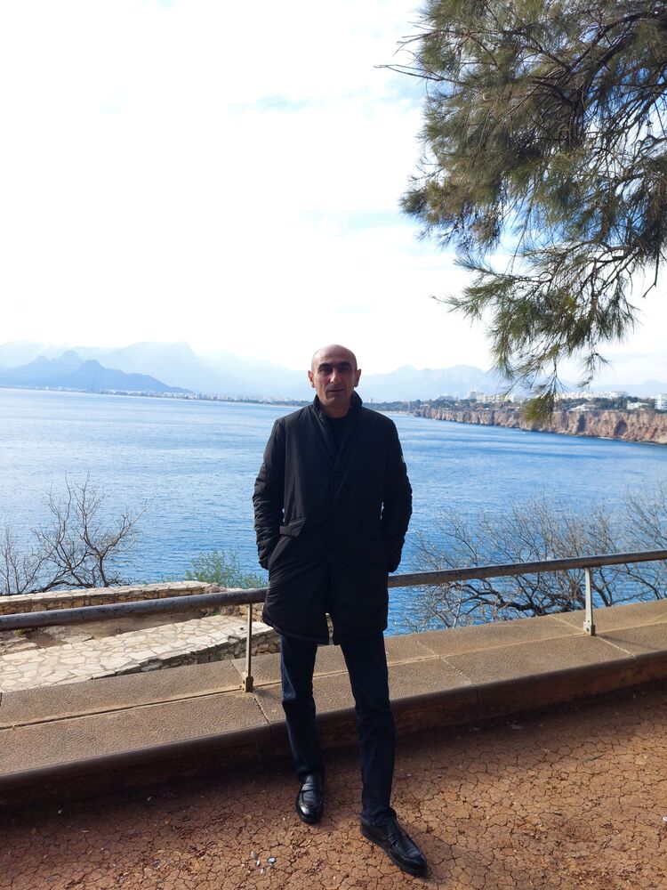  39963213  Sultan, 42 ,    