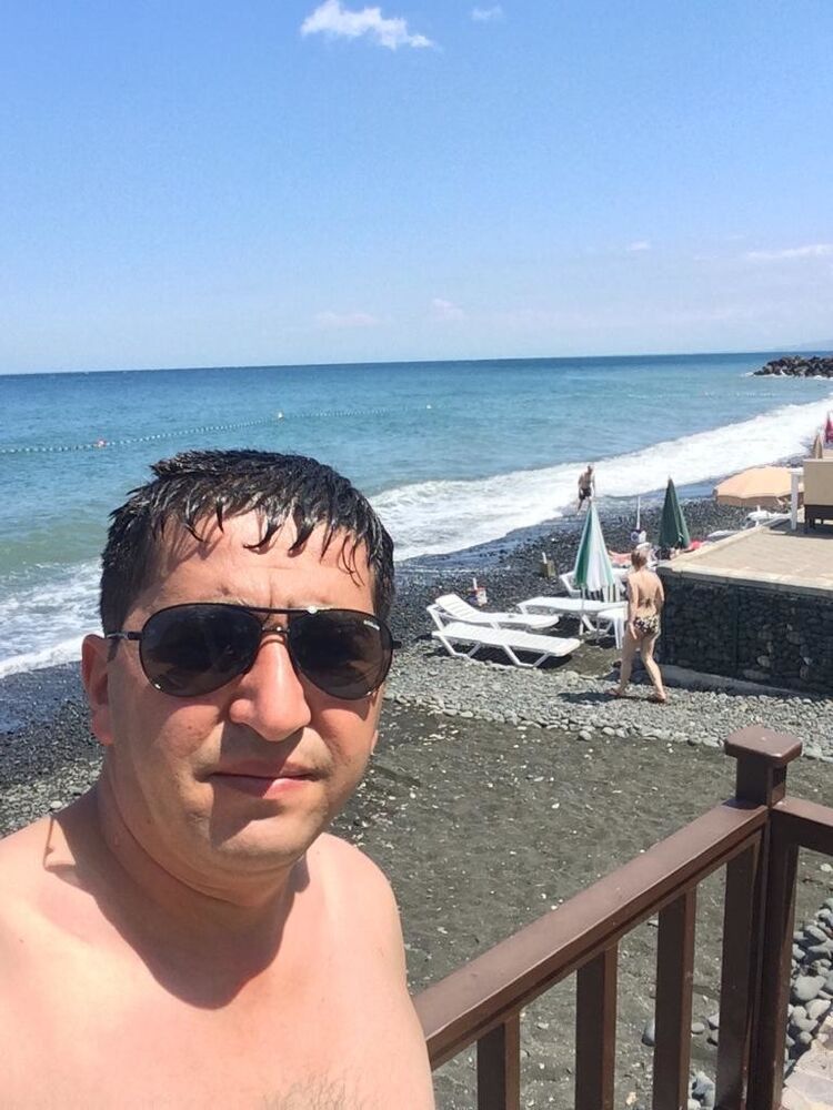  18851653  Zaur akan, 43 ,    