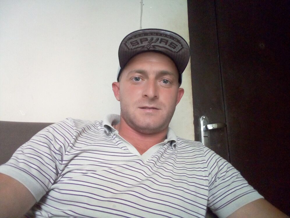  ,   Irakli, 37 ,   ,   