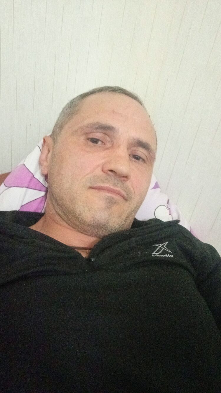  45306243  Davit, 44 ,    
