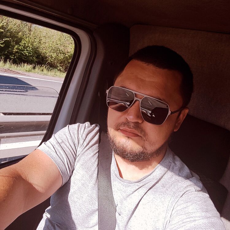  47852503  Artur, 32 ,    