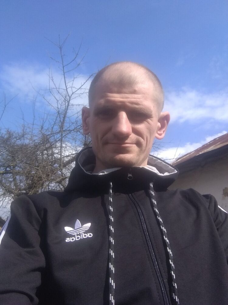  ,   Victor, 40 ,   