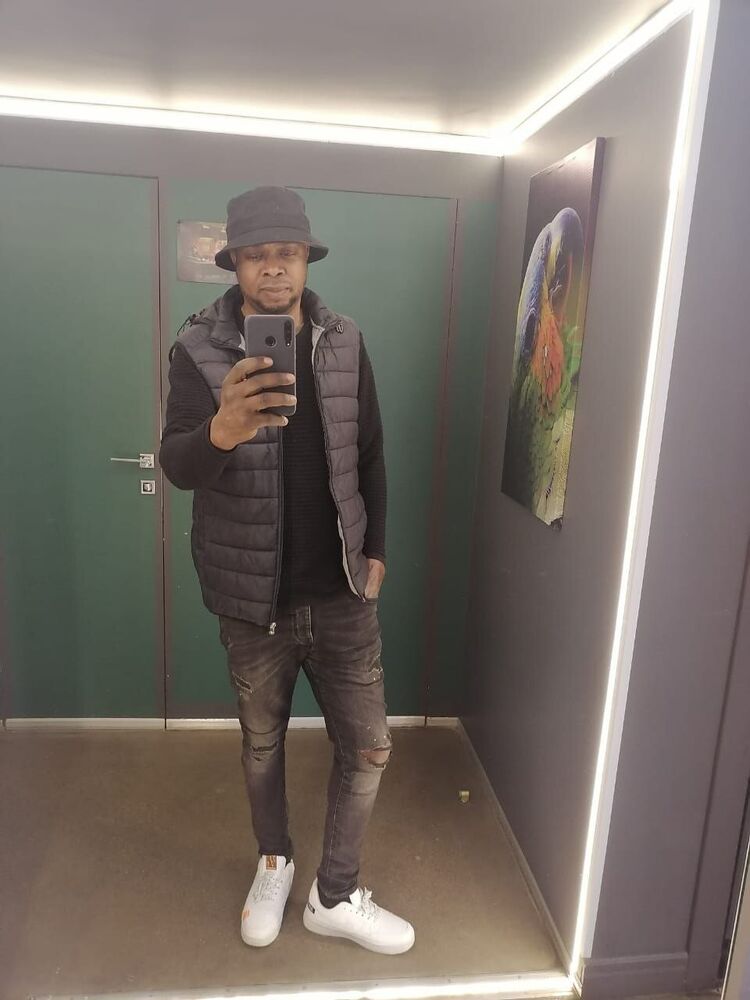  47252543  Bobby, 31 ,    Lagos