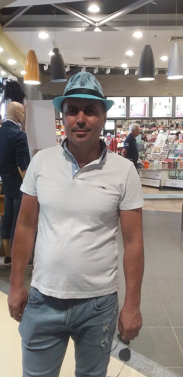  17624733  Rezo, 41 ,    Ramat Gan