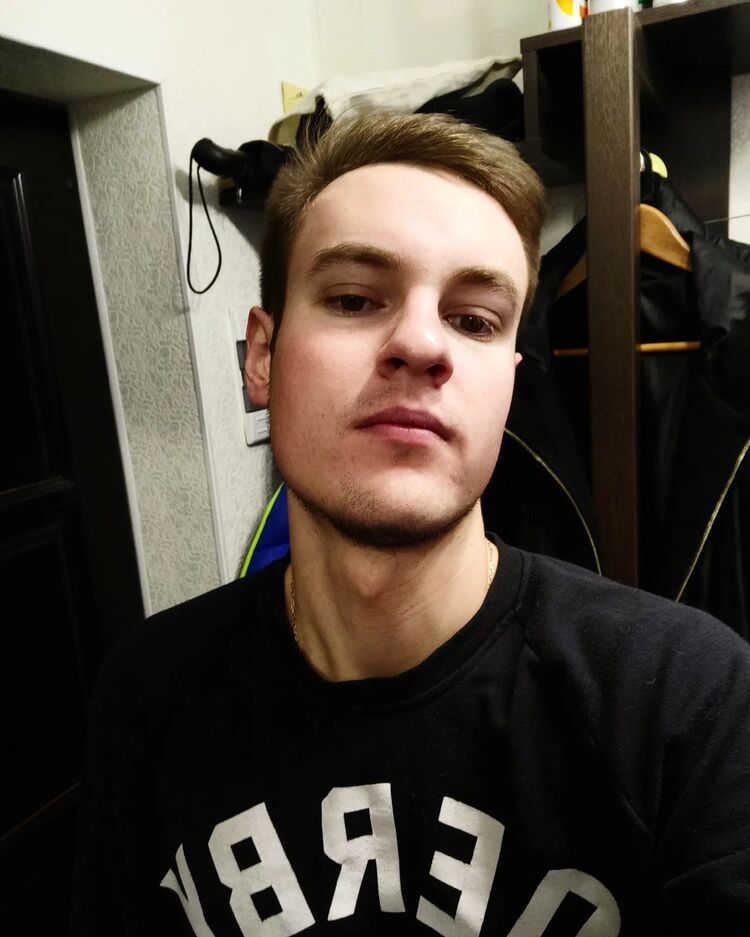  26744703  Denis, 28 ,    